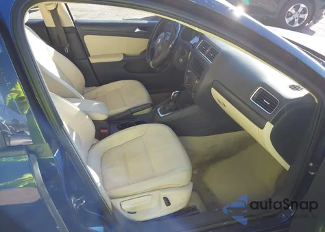 2014 Volkswagen Jetta 1.8T Se z USA, uszkodzony, nr VIN 3VWD07AJ2EM392837